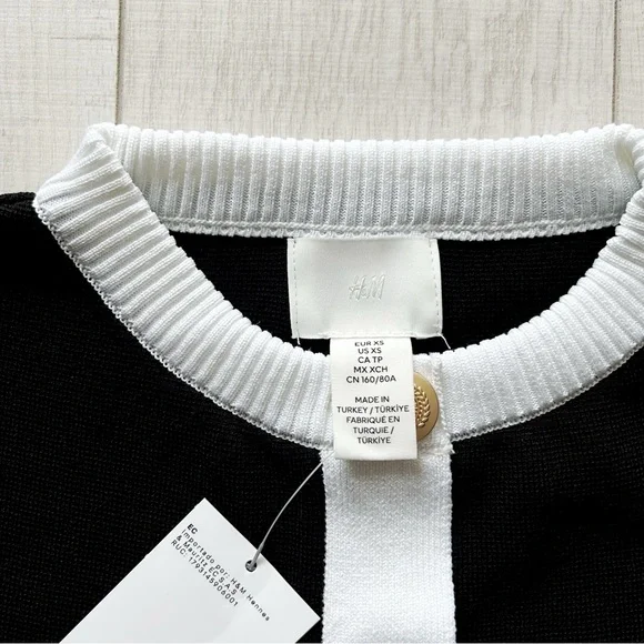 Black and white knit short sleeve sweater - Picture 5 of 11
